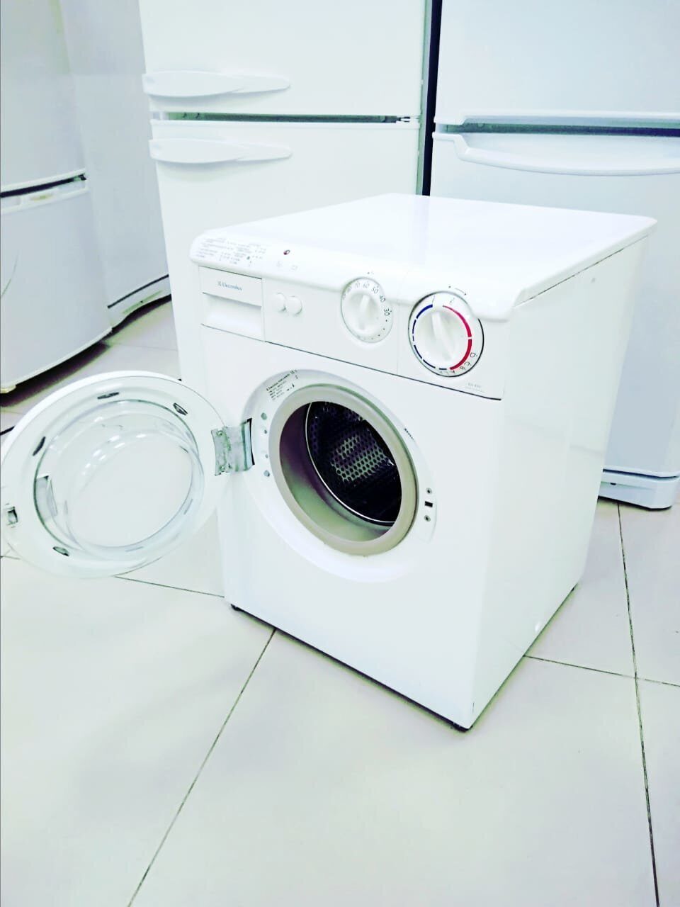 Стиральная машина ELECTROLUX (ШВЕЦИЯ) модель EW-870C (малютка)